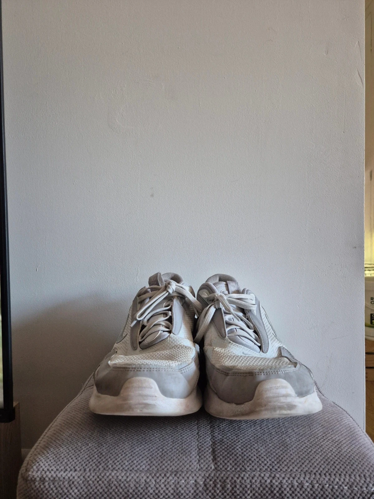 Baskets nike air max bolt grises et blanches 48,5 – photo 4